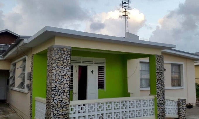 Inch Marlowe House | "Jones Villa" Your Vacation Home Away From Home