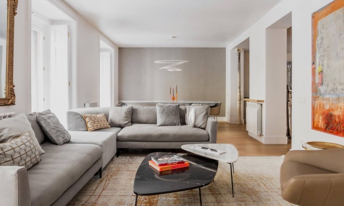 Milla de Oro Apartment | JORGE JUAN I