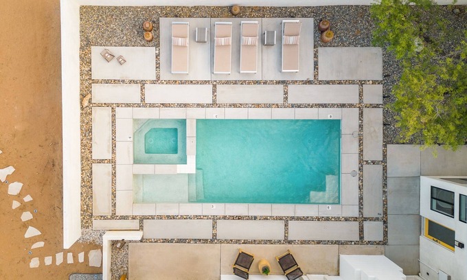 Yucca Valley House | Joshua Tree Oasis: Lux Home, Modern Pool & Spa