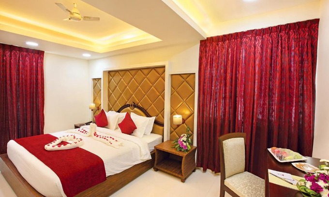 Onamthuruth Hotel | Joyees Residency