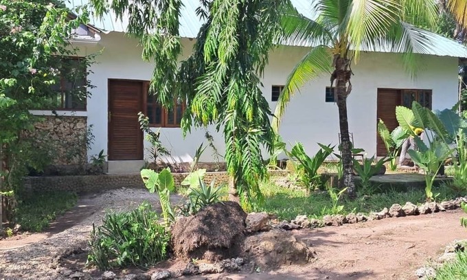 Tunguu Cabin | Jozani biosphere village