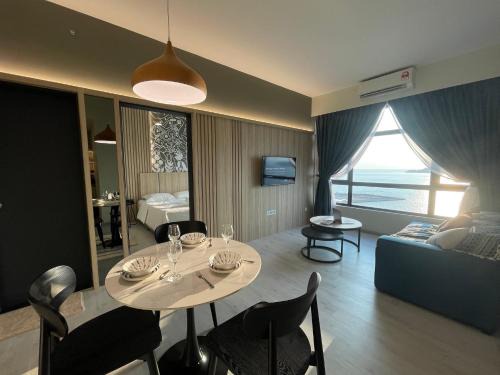 Downtown Kota Kinabalu Apartment | JQ Jesselton Quay Homestay Near Suria Mall, Gaya Street, jetty by GoodTravelKK 善旅民宿