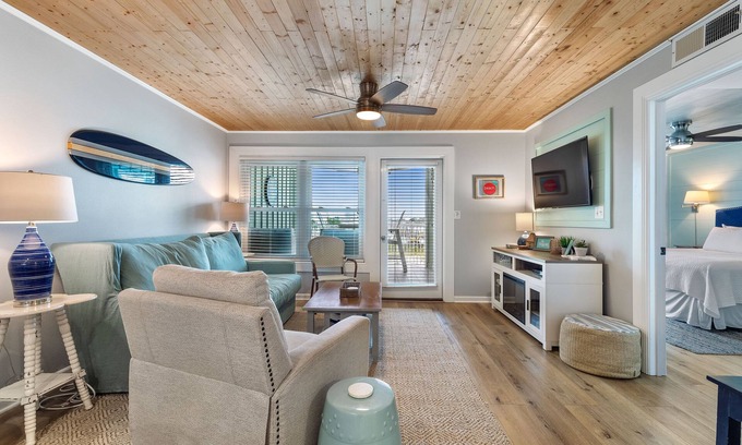 Orange Beach East Condo | Jubilee Landing 206- Best of the Bay!