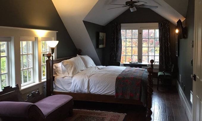 Saugatuck Bed & Breakfast | Judson Heath Colonial Inn