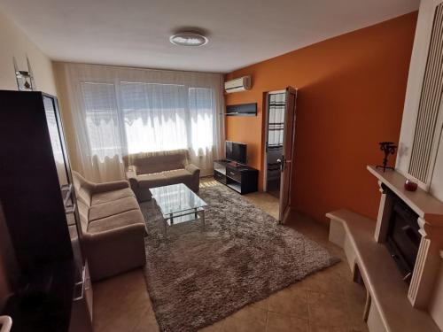 Vidin Apartment | Jules River Garden