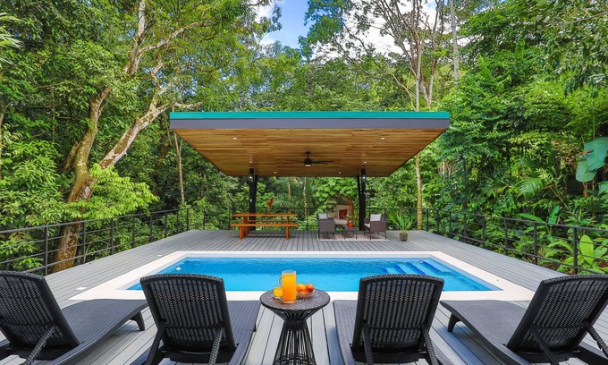 Valle Pura Vida Villa | Jungle Treehouse, Private Preserve, 5 Min to Beach