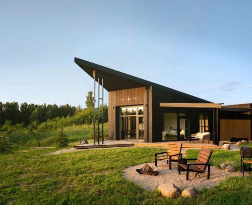 Lithuania House | Juoda Truoba