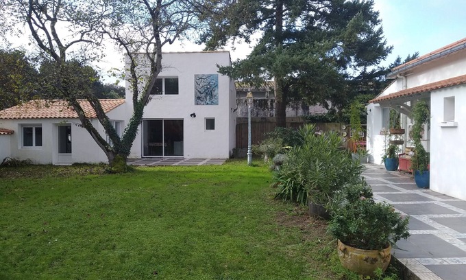 Challans Bed & Breakfast | Just 16 minutes from the sea, Les Mouettes welcomes you with every comfort.