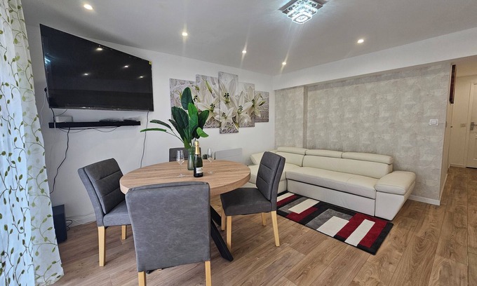 Conflans-Sainte-Honorine Apartment | Just 25 minutes from Paris, enjoy this chic residence with family or friends.