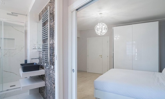 Quartiere XVII Trieste Bed & Breakfast | Just 2 minutes from Libia stop, B&B Damagi is centrally located & suitable for everyone!