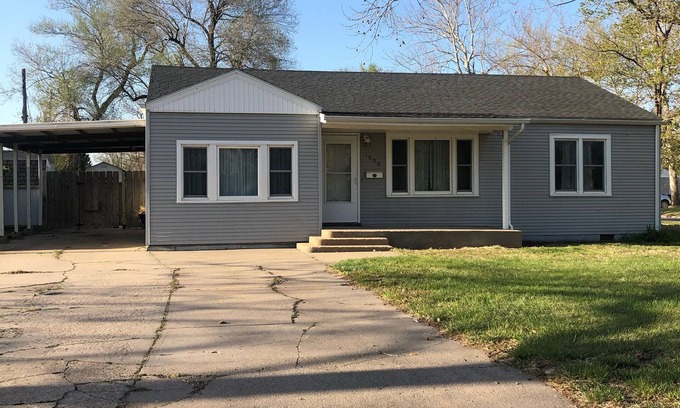 Hutchinson House | Just Like Home in quiet neighborhood