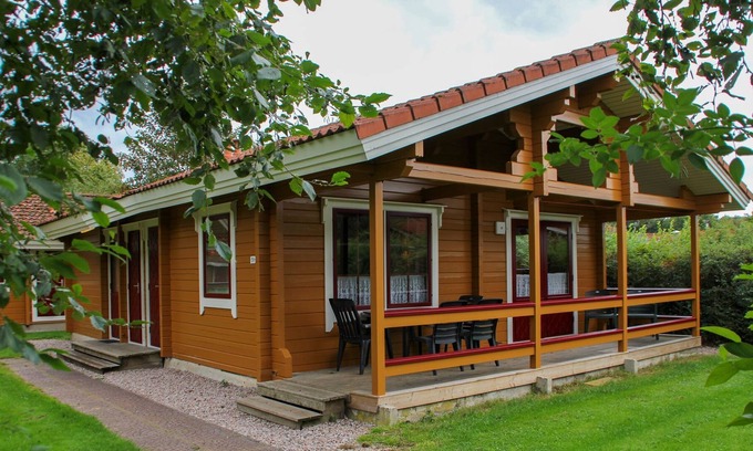 Gramsbergen Ski Chalet | Just Relax , 6 Persoons Comfortabel, Gezellig Vakantiehuis, met Veel Vertier