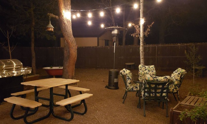 Pinetop House | K & K Chalet - Fun family retreat w/Game Room & Fenced Yard on 1/2 acre!