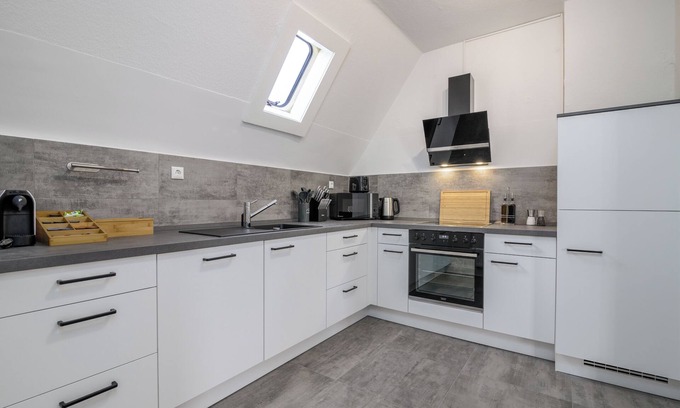 Wiesbaden Apartment | K&M: Luxurious | Spacious