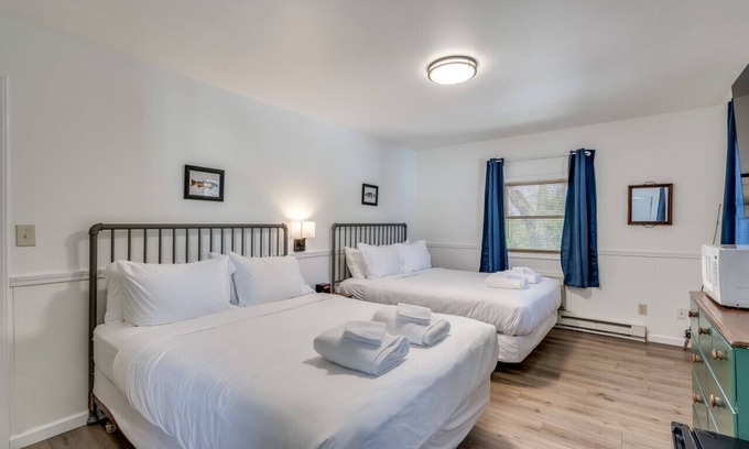 Clayton Apartment | K's Motel with Stunning St. Lawrence River Views - Room 7