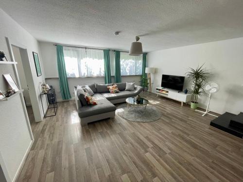 Kaarst Apartment | Kaarst-Apt für 4, Zentral, Gemütlich, privater Parkplatz