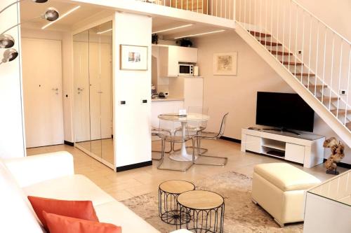 Sanremo Centre Apartment | kaDevi Sanremo -garage privato gratuito e biciclette inclusi-