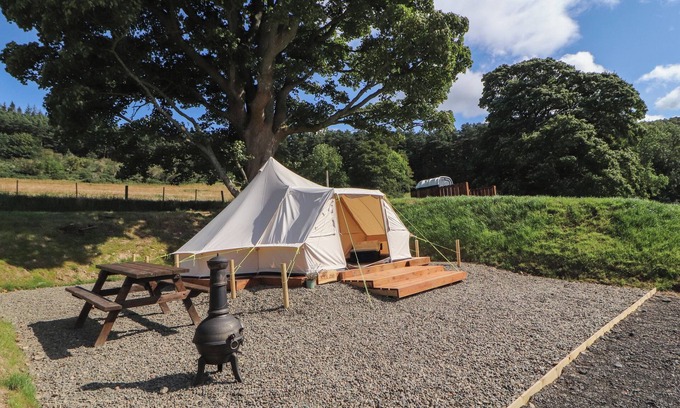 Glentress Cottage | KAILZIE, romantic, with open fire in Peebles