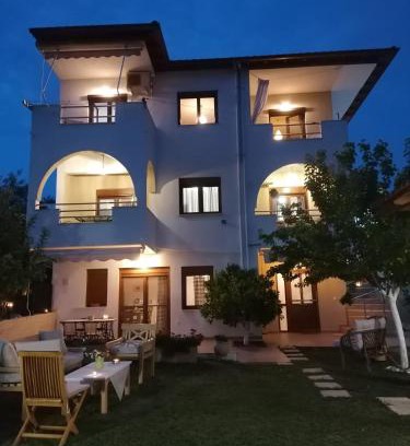 Agios Nikolaos Apartment | Kali Luxury Apartments -Garden-Gold-