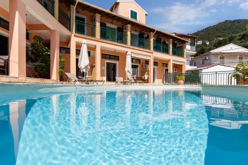 Katavolos Apartment | Kaminaki Villas by Tsiolis Family