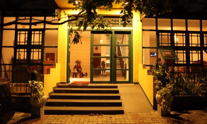 Tennekumbura Hotel | Kandy Rivers Edge Nature Resort