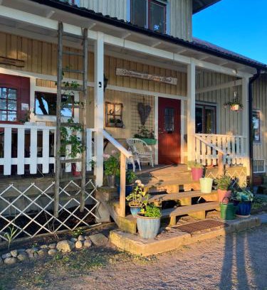Kristinehamn Hostel | Karaby Gård, Country Living