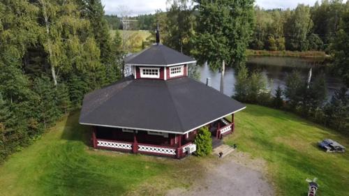 Saarijarvi Villa | Karhunhovi