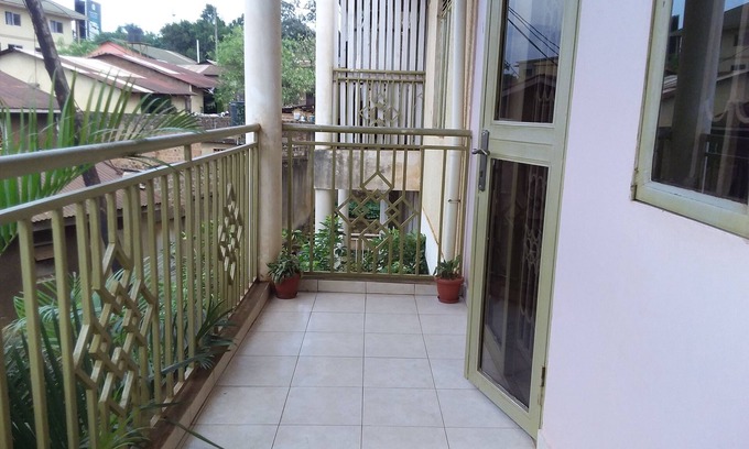 Central Kampala Apartment | KARIBU HOME NEAR ACACIA MALL- COZY & ACCESSIBLE