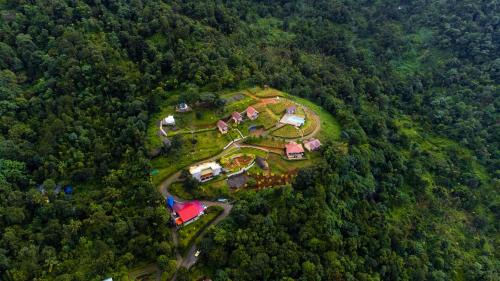 Lakkidi Hotel | Karimb Resorts