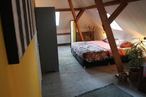 Lutten Apartment | Karin's kruidenhoeve B&B kamer Kamille met Finse sauna