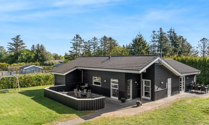 Hou House | "Karstina" - 1km from the sea by Interhome