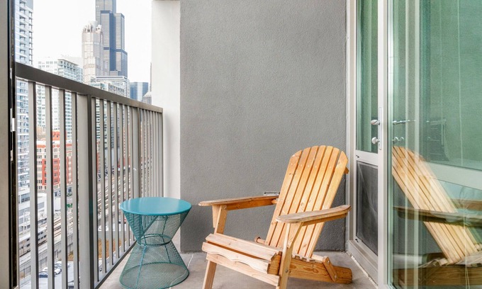 The Loop Apartment | Kasa South Loop Chicago