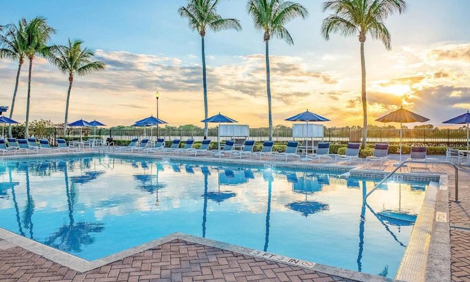Wellington Hotel | Kasa Wellington South Florida