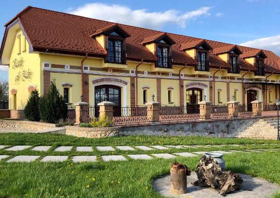 Haniska House | Kastély gróf Zichy