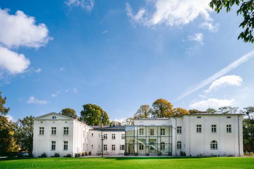 Tarnowo Podgorne Hotel | Kasztanowy Pałac