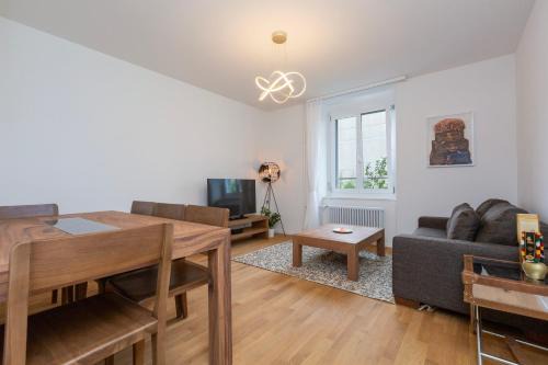 Werd Apartment | KAYA Zurich Apartment 1B - Deluxe 2BR Downtown Apt