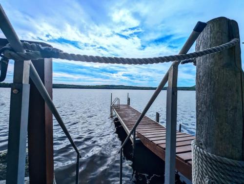 Sullivan House | Kayak Cabin on Flanders Pond NEW