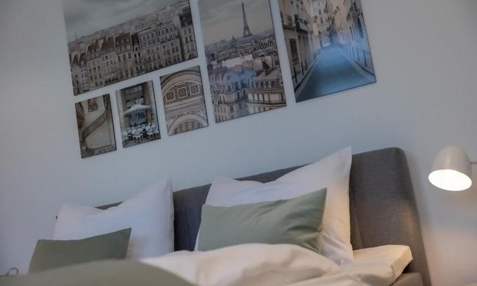 Oberhausen Apartment | Kaza Guesthouse, centrally located 2 & 3 bedroom Apartments in Augsburg