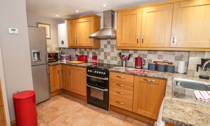 Downton on the Rock Cottage | KEEPERS COTTAGE, family friendly, with a garden in Leintwardine
