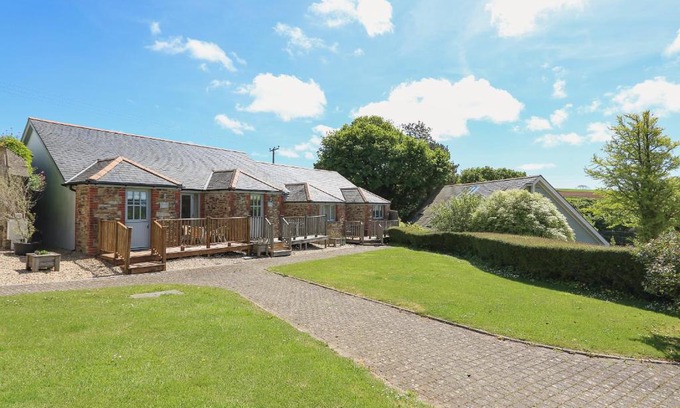 Bugford House | Keepers Lodge, Hillfield Village
