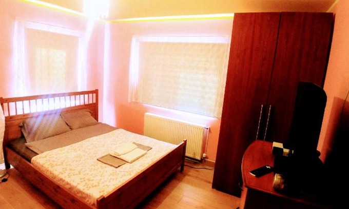 Innri-Njarthvik House | KEFBED Town Center