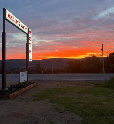 Boularderie East Hotel | Kelly's View Motel