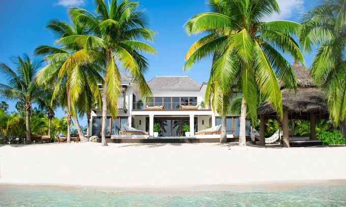 Bodden Town Villa | KEMPA KAI | Private Beachfront Luxury in Idyllic Cayman Kai, only steps from Starfish Point