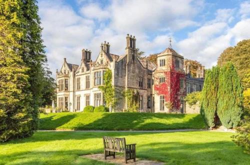 Kendal Apartment | Kendal - Summerlands Hall Gothic Apartment
