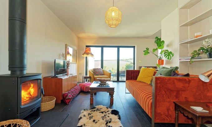 Petham Cottage | KENT DOWNS COTTAGE, pet friendly, with a garden in Chartham
