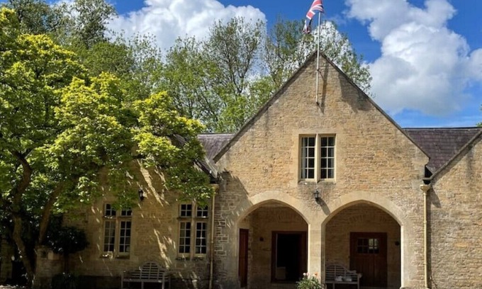 Lullington Cottage | Kents Cottage, Orchardleigh Estate