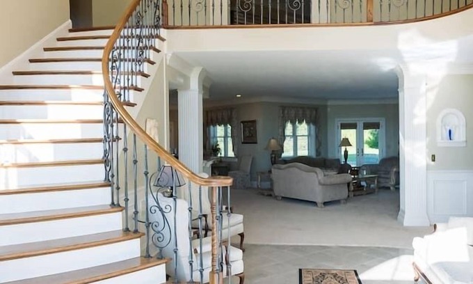 Prestonsburg House | Kentucky's Hideaway Estate