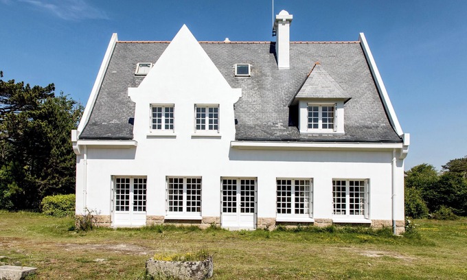 Keremma House | Keravel, family home with character and direct access to the sea