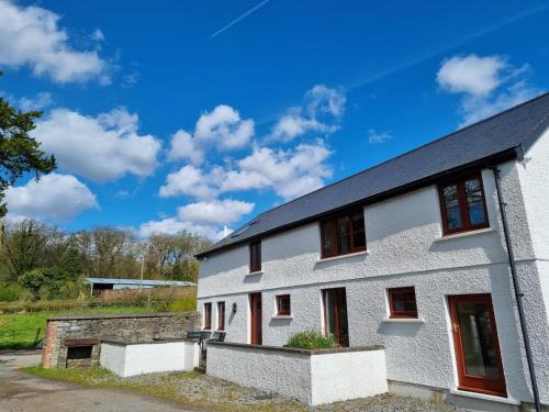 Llandovery House | Kestrel Farmhouse