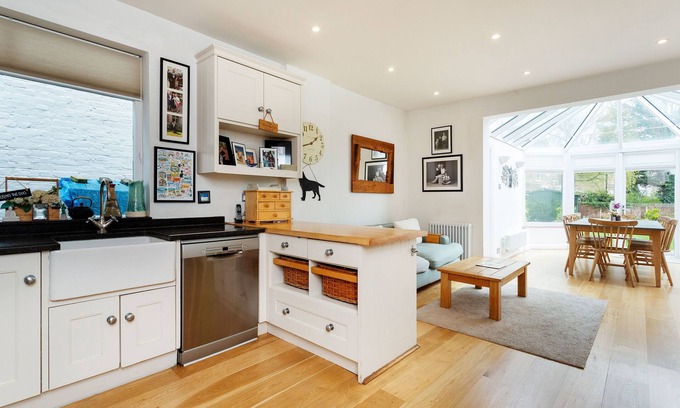 Kew House | Kew Grass House, by Veeve